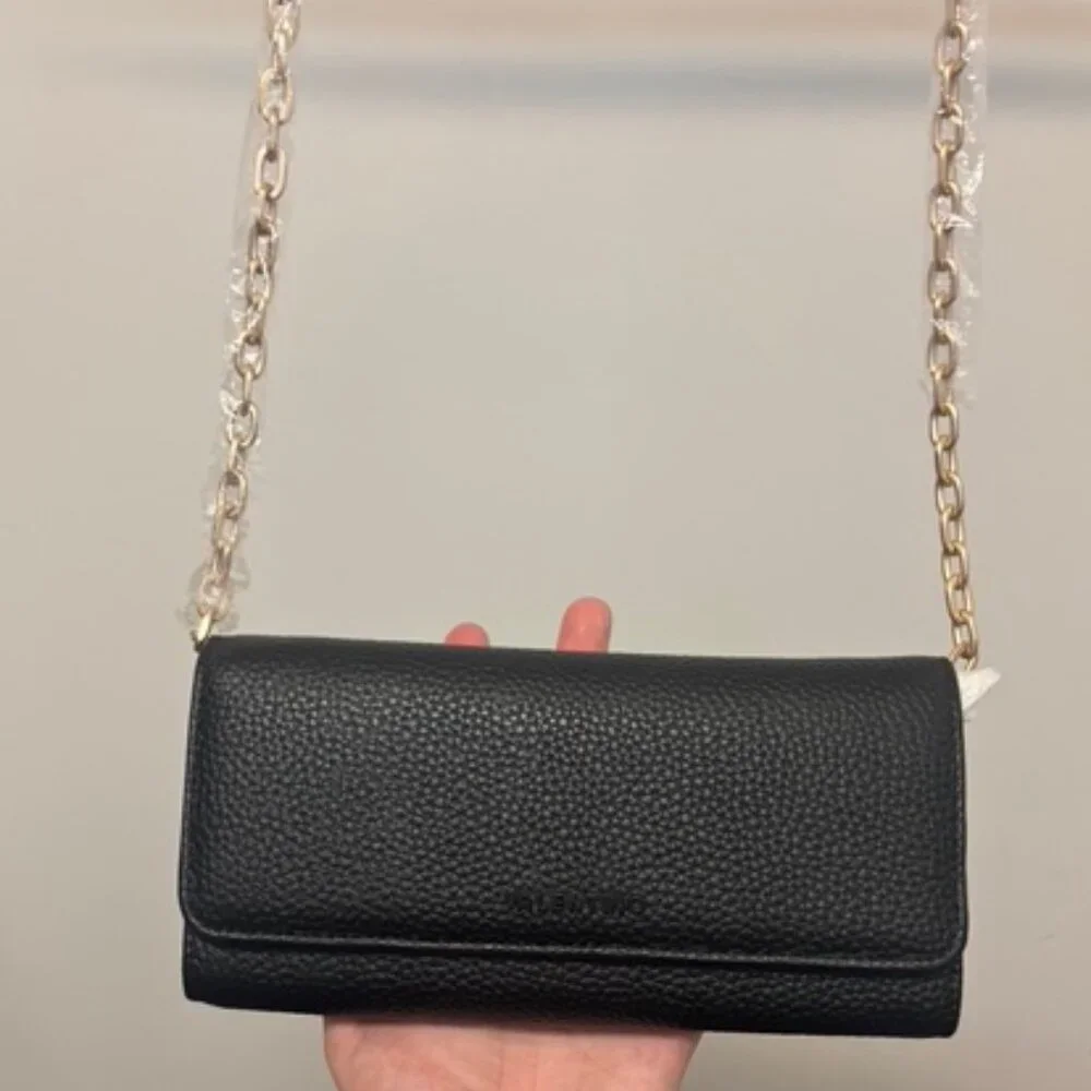 Wallet On a Chain Purse - Picture 1 of 6